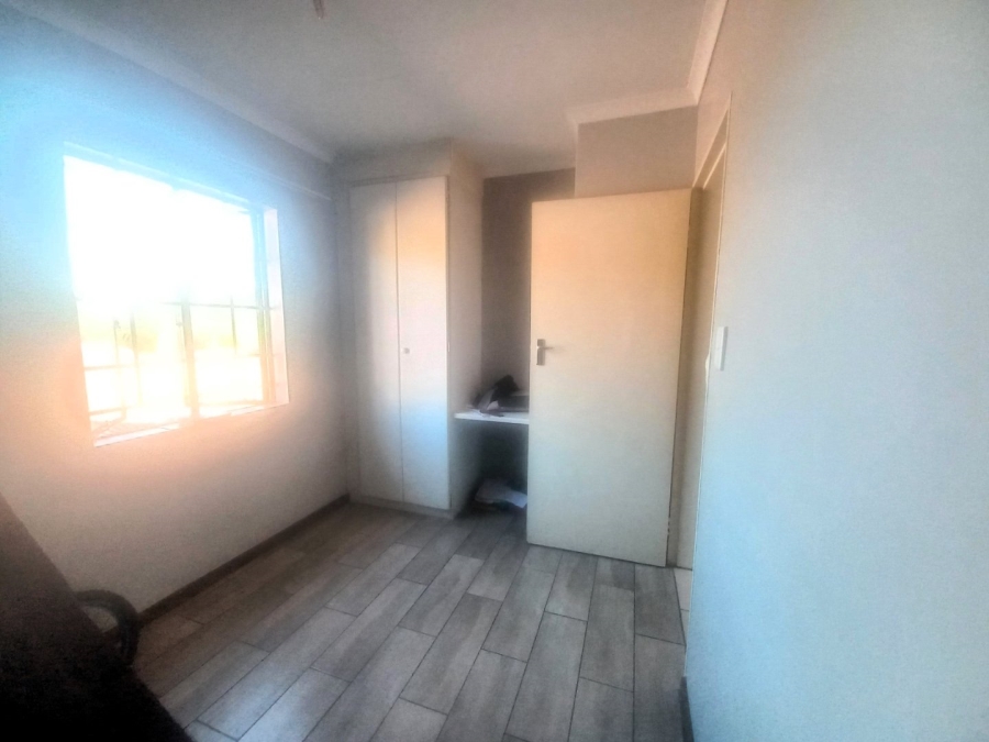To Let 3 Bedroom Property for Rent in Die Hoewes Gauteng