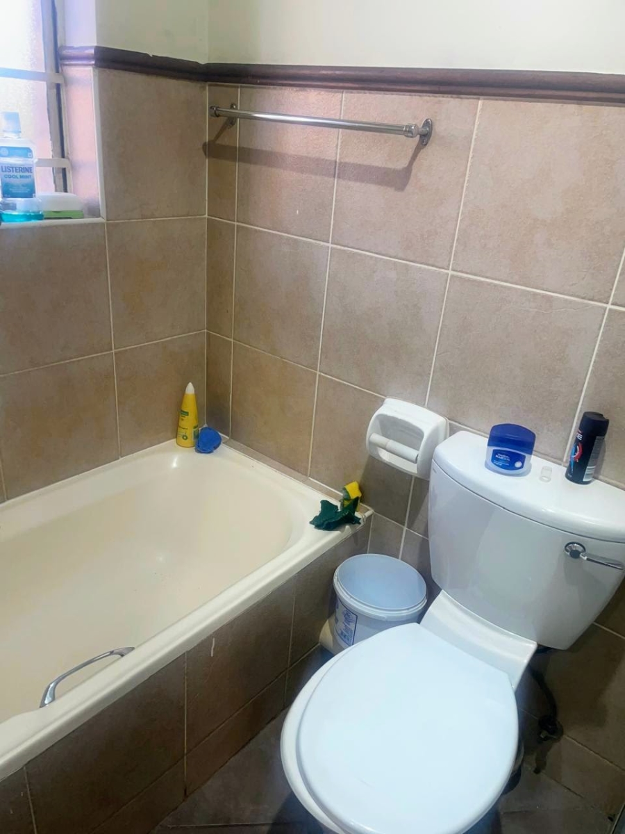 To Let 3 Bedroom Property for Rent in Die Hoewes Gauteng