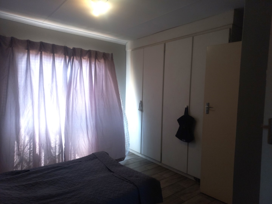 To Let 3 Bedroom Property for Rent in Die Hoewes Gauteng