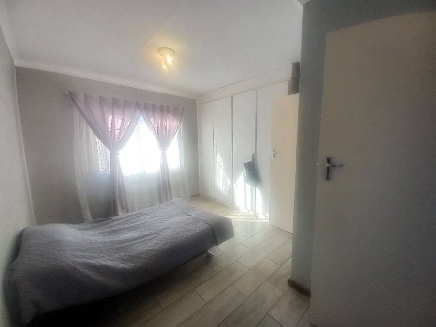 To Let 3 Bedroom Property for Rent in Die Hoewes Gauteng
