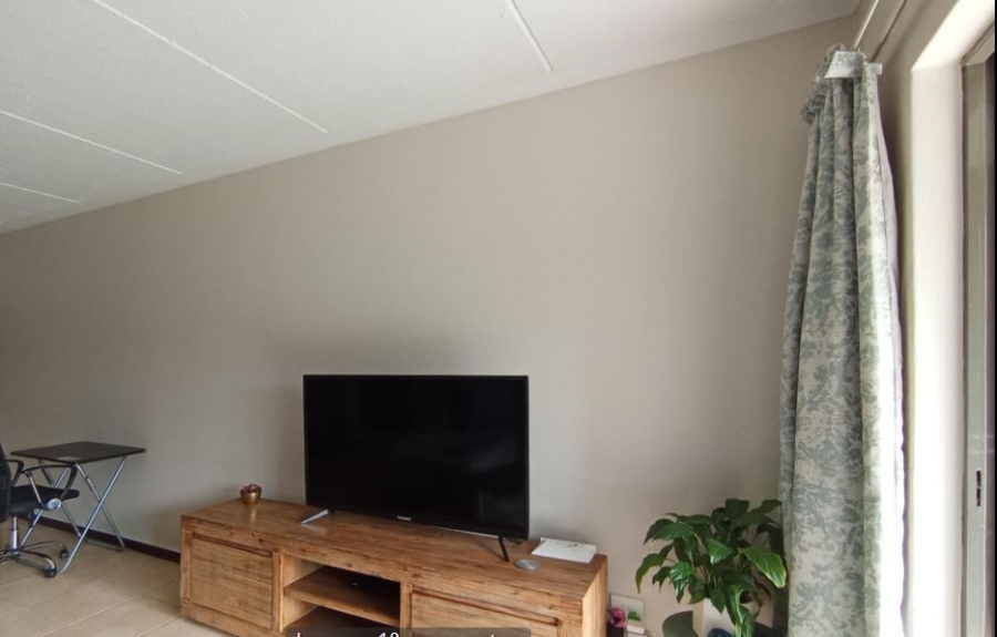 2 Bedroom Property for Sale in Greenstone Hill Gauteng