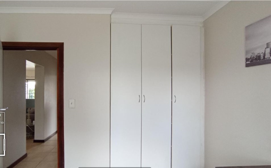 2 Bedroom Property for Sale in Greenstone Hill Gauteng