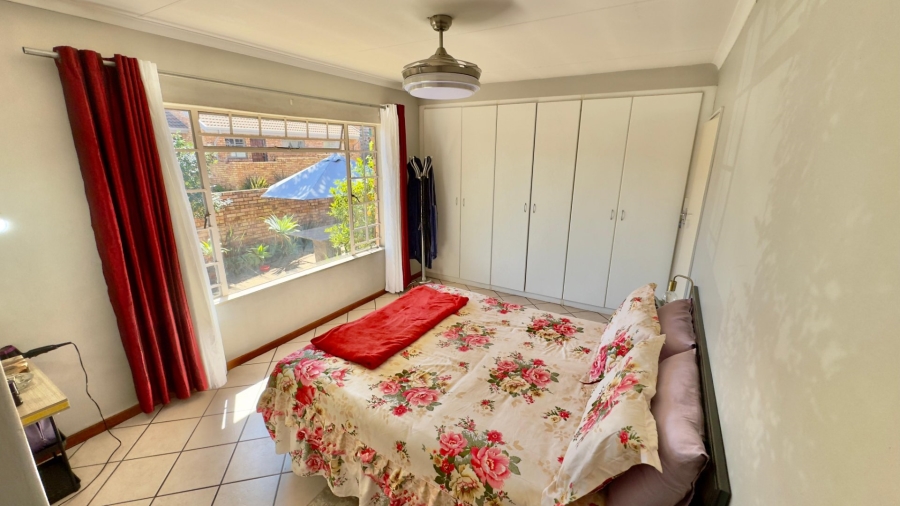 2 Bedroom Property for Sale in Amberfield Gauteng