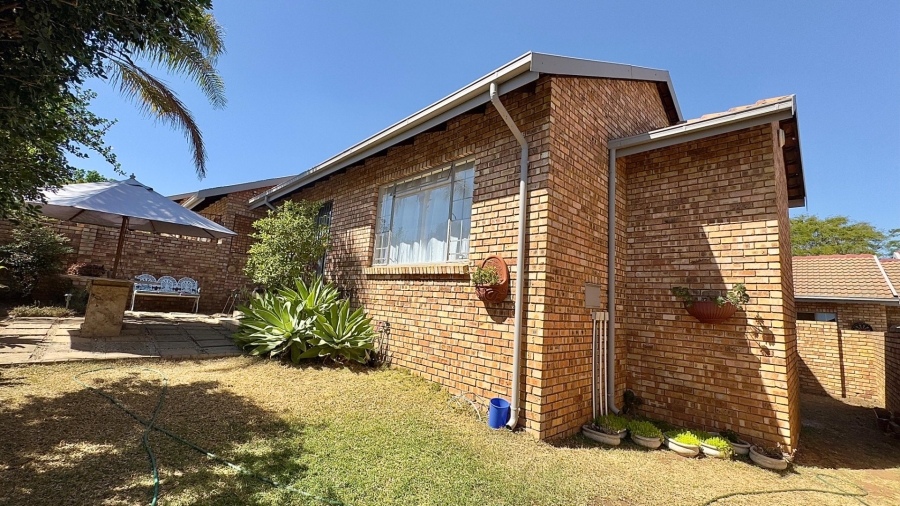 2 Bedroom Property for Sale in Amberfield Gauteng
