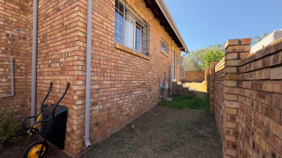 2 Bedroom Property for Sale in Amberfield Gauteng