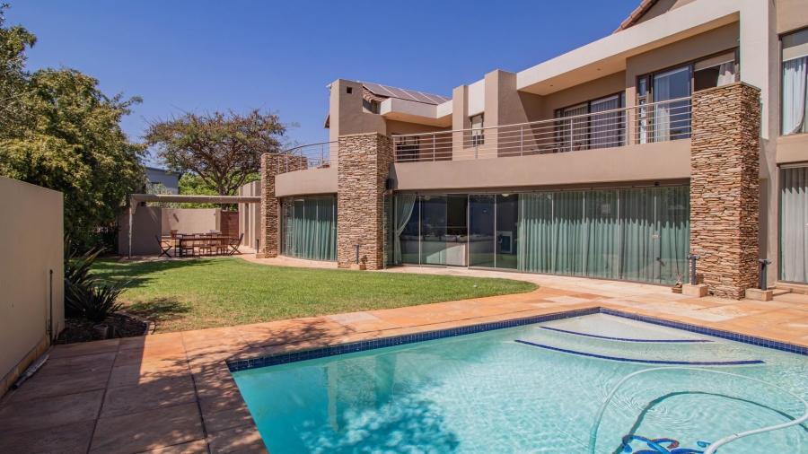 5 Bedroom Property for Sale in Serengeti Lifestyle Estate Gauteng
