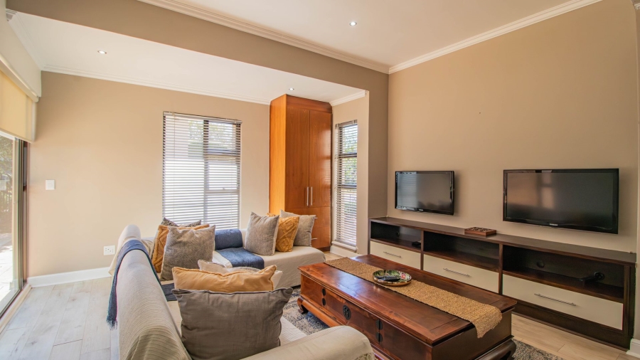 5 Bedroom Property for Sale in Serengeti Lifestyle Estate Gauteng