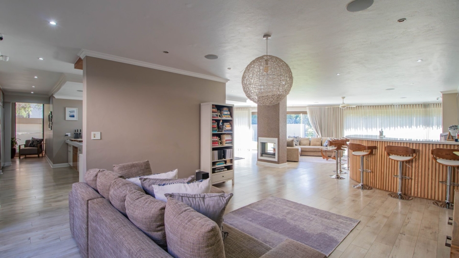 5 Bedroom Property for Sale in Serengeti Lifestyle Estate Gauteng