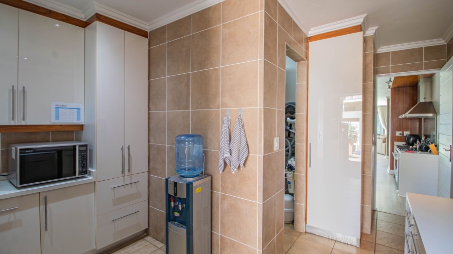 5 Bedroom Property for Sale in Serengeti Lifestyle Estate Gauteng