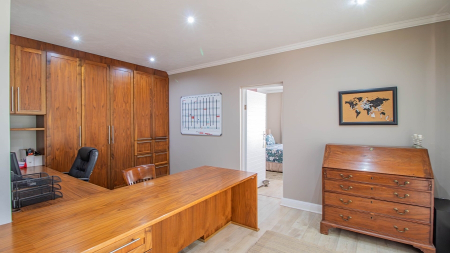 5 Bedroom Property for Sale in Serengeti Lifestyle Estate Gauteng
