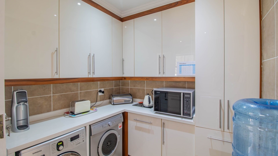 5 Bedroom Property for Sale in Serengeti Lifestyle Estate Gauteng