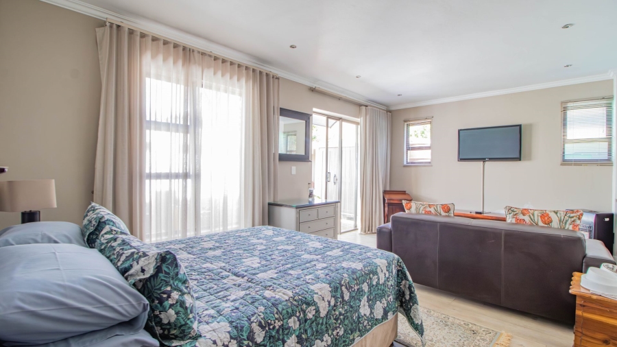 5 Bedroom Property for Sale in Serengeti Lifestyle Estate Gauteng