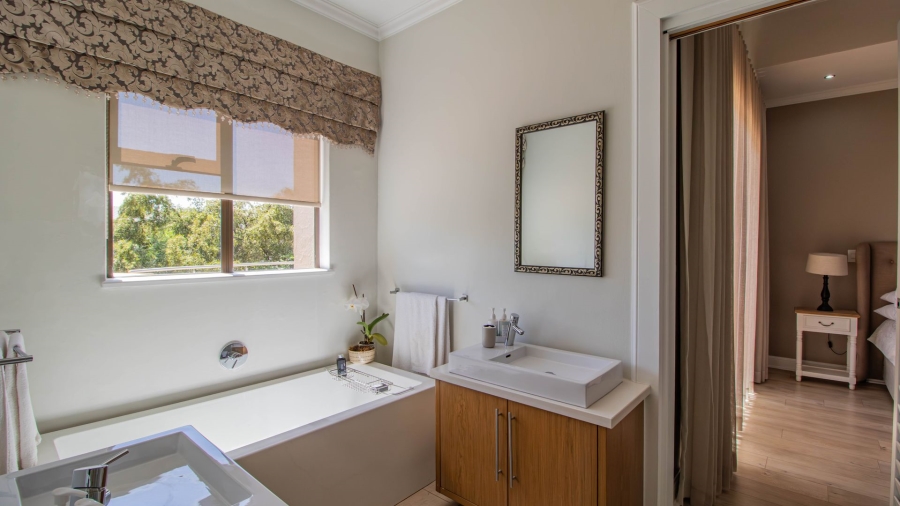 5 Bedroom Property for Sale in Serengeti Lifestyle Estate Gauteng