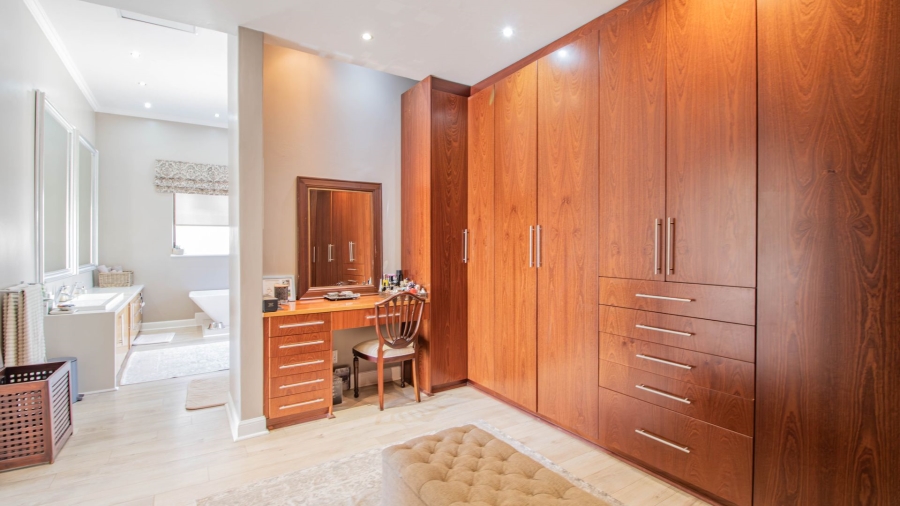 5 Bedroom Property for Sale in Serengeti Lifestyle Estate Gauteng