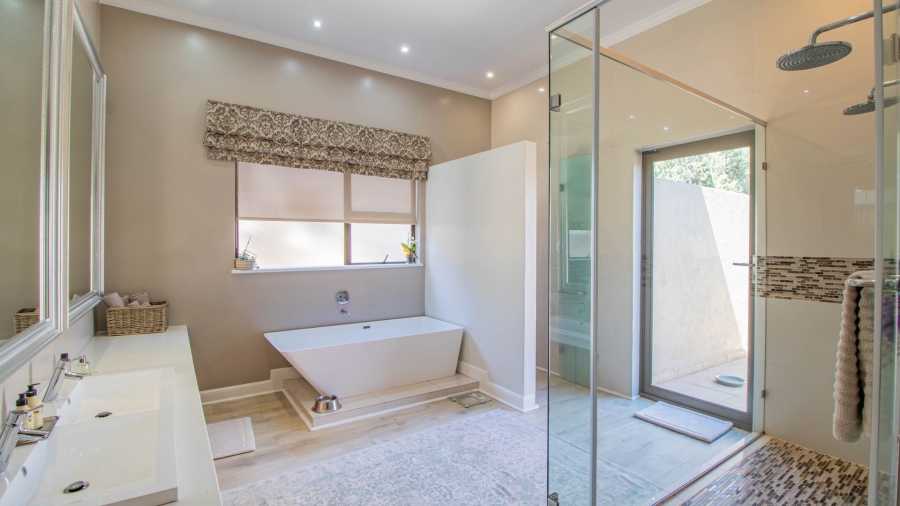 5 Bedroom Property for Sale in Serengeti Lifestyle Estate Gauteng