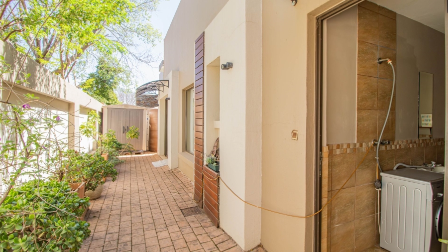 5 Bedroom Property for Sale in Serengeti Lifestyle Estate Gauteng
