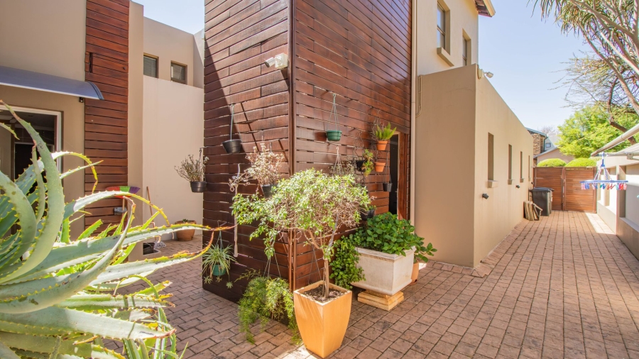 5 Bedroom Property for Sale in Serengeti Lifestyle Estate Gauteng