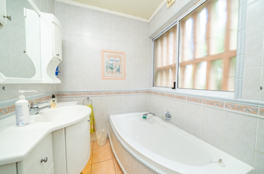 3 Bedroom Property for Sale in Whitney Gardens Gauteng