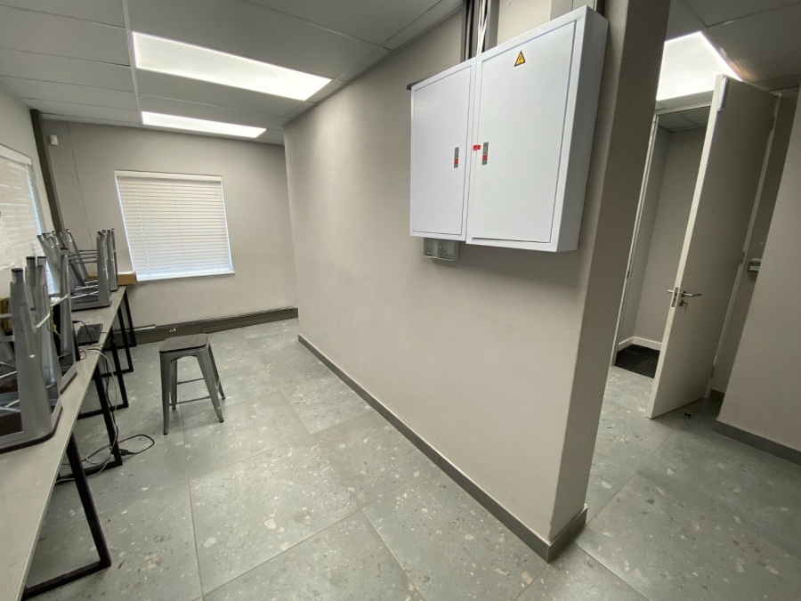 To Let commercial Property for Rent in Vorna Valley Gauteng