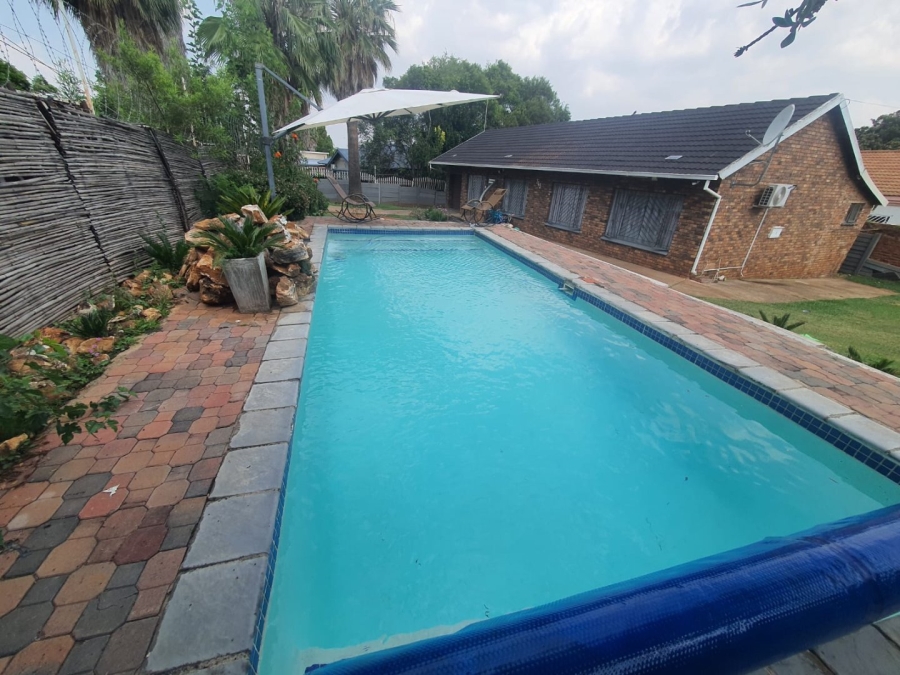 To Let 3 Bedroom Property for Rent in Erasmia Gauteng