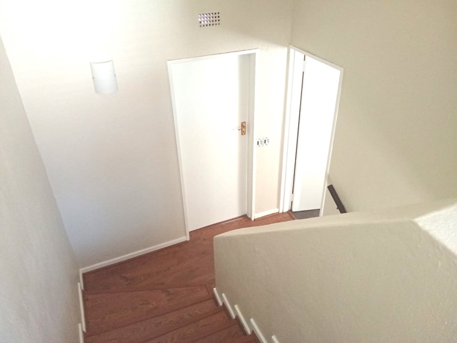 To Let 3 Bedroom Property for Rent in Sunnyrock Gauteng