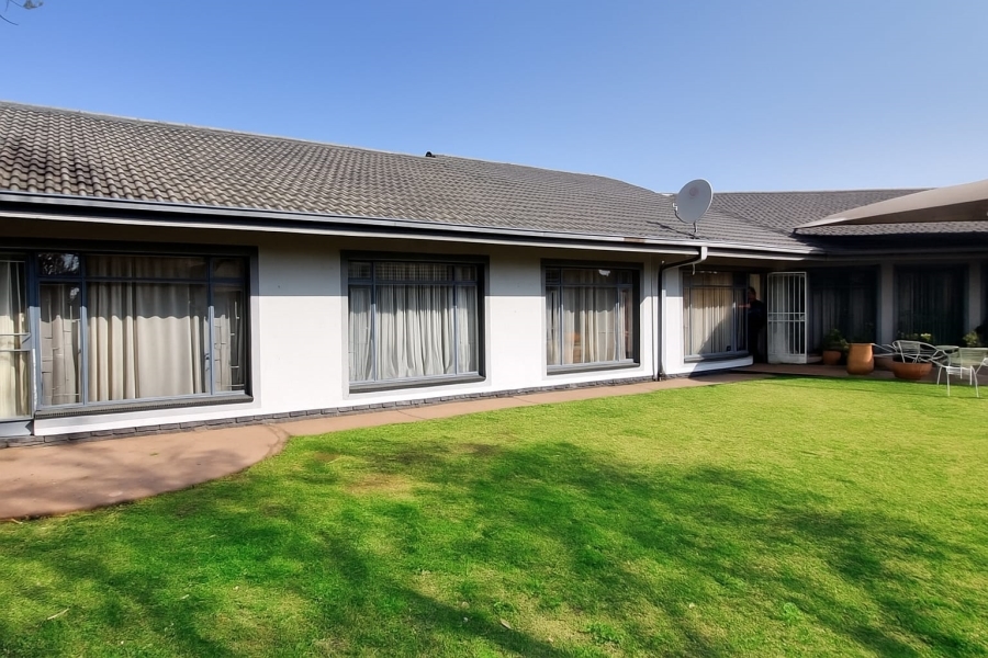 4 Bedroom Property for Sale in Sonland Park Gauteng