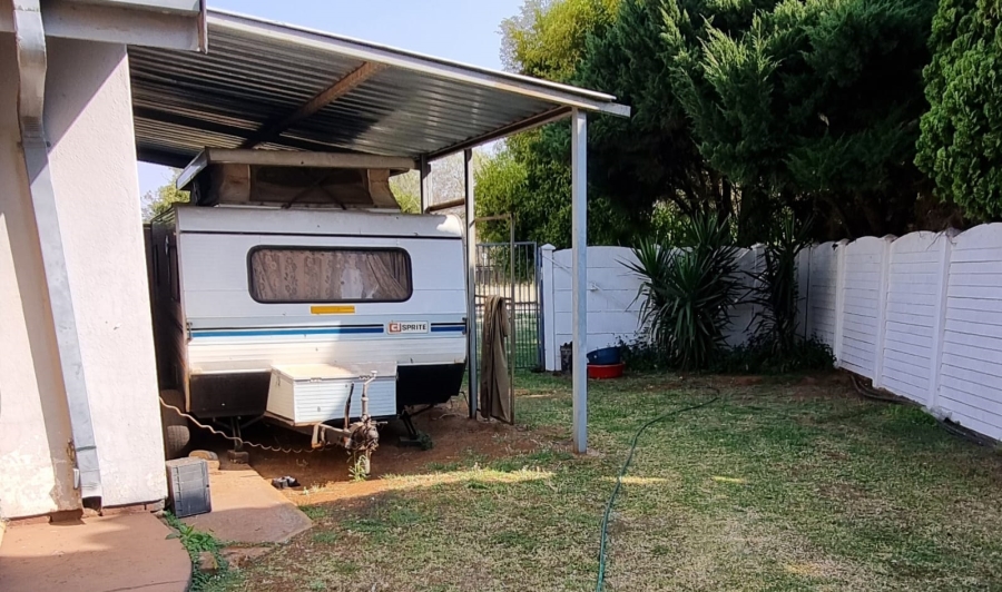 4 Bedroom Property for Sale in Sonland Park Gauteng
