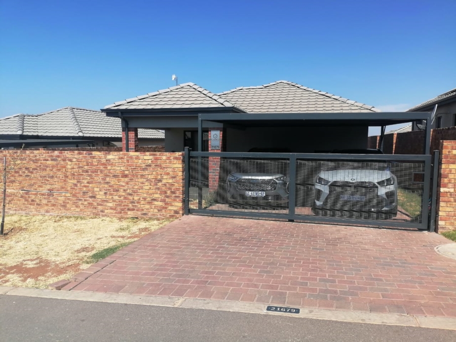 To Let 3 Bedroom Property for Rent in Lion Pride Gauteng