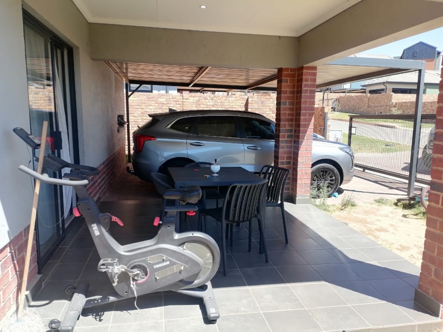 To Let 3 Bedroom Property for Rent in Lion Pride Gauteng