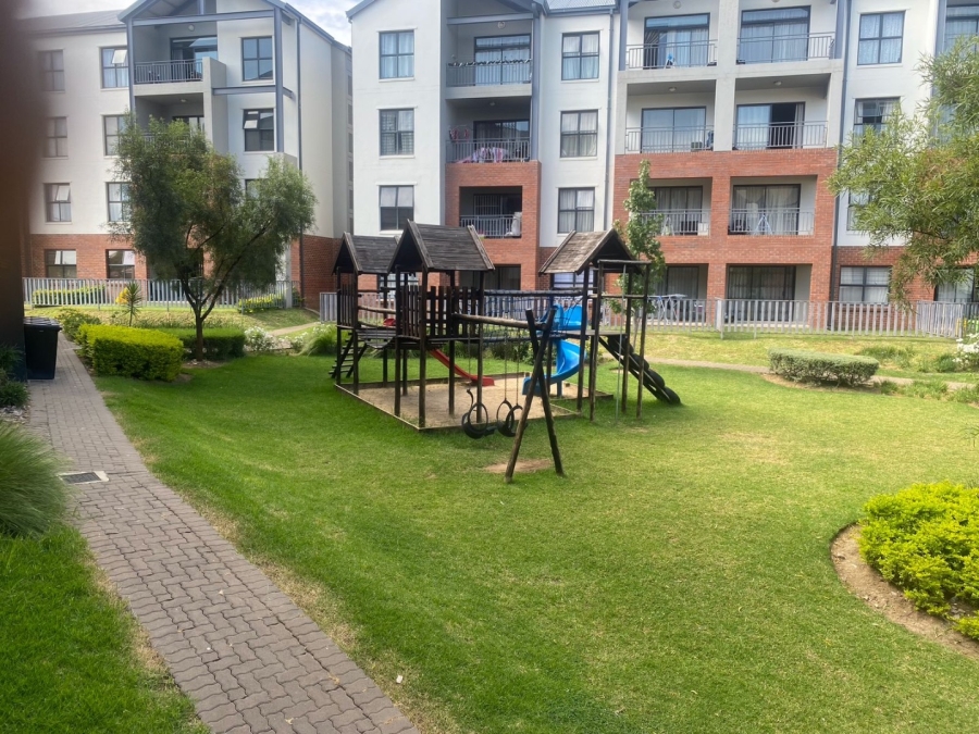 1 Bedroom Property for Sale in Erand Gardens Gauteng