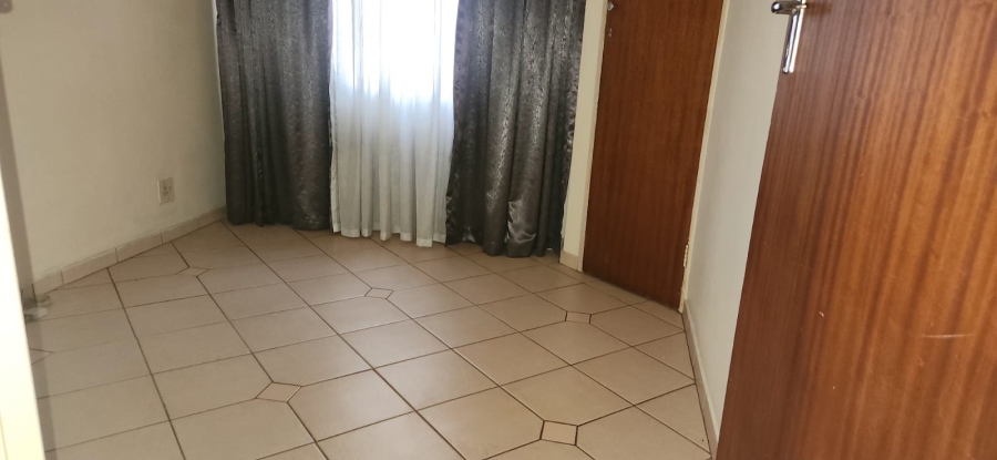 2 Bedroom Property for Sale in Hennopspark Gauteng