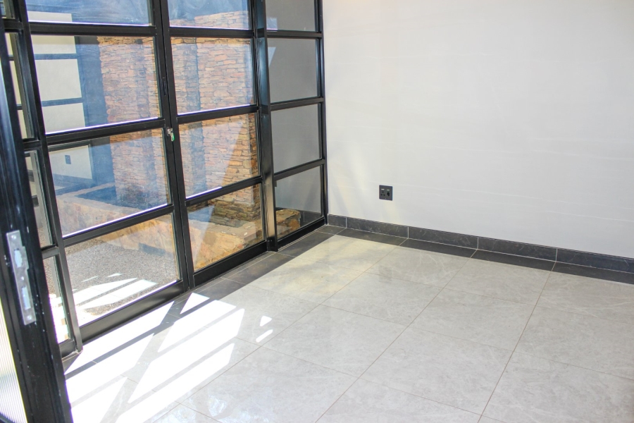 6 Bedroom Property for Sale in Waterkloof Gauteng