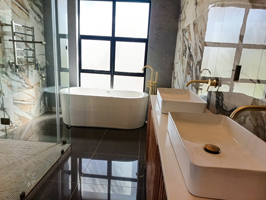 6 Bedroom Property for Sale in Waterkloof Gauteng