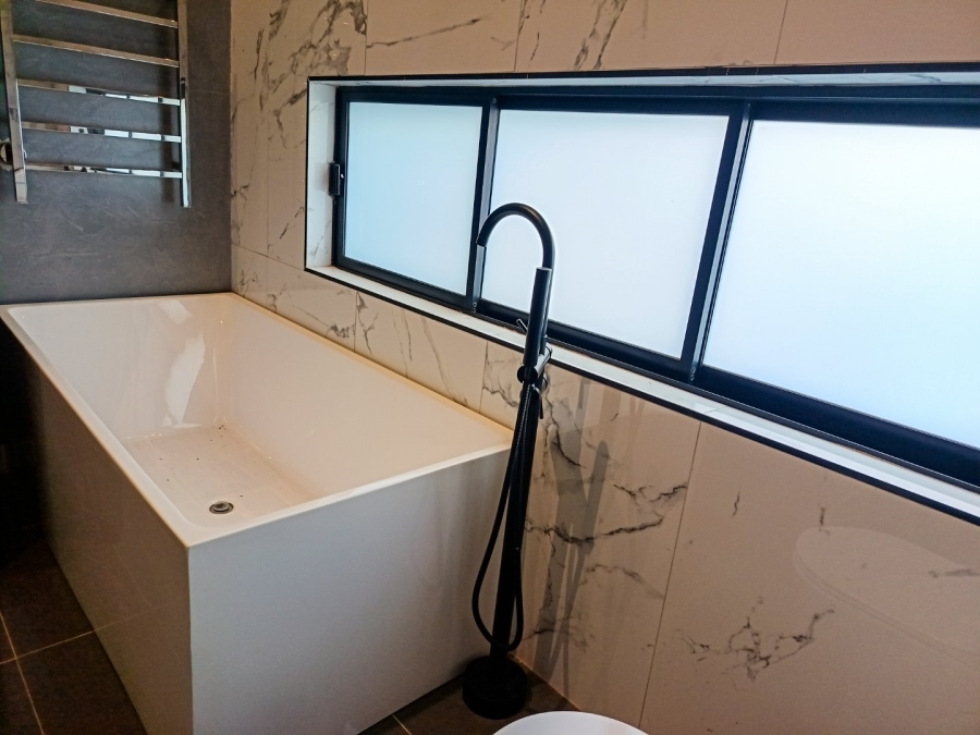6 Bedroom Property for Sale in Waterkloof Gauteng