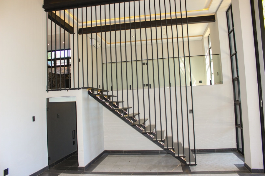6 Bedroom Property for Sale in Waterkloof Gauteng