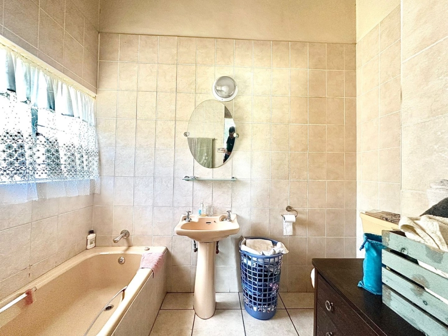 3 Bedroom Property for Sale in Verwoerdpark Gauteng