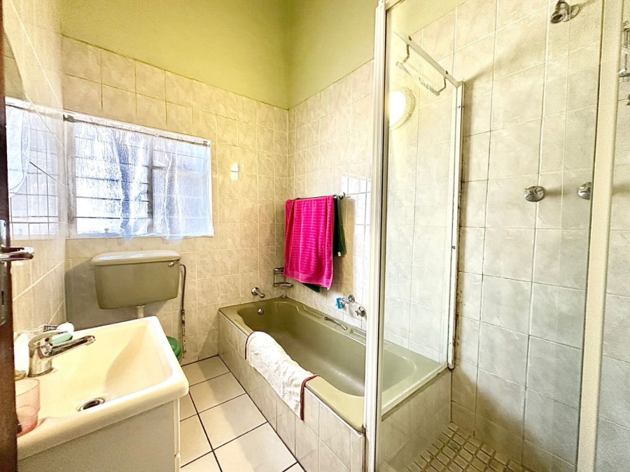 3 Bedroom Property for Sale in Verwoerdpark Gauteng