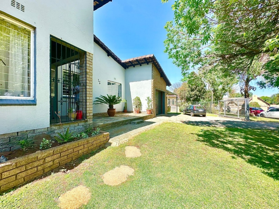 3 Bedroom Property for Sale in Verwoerdpark Gauteng