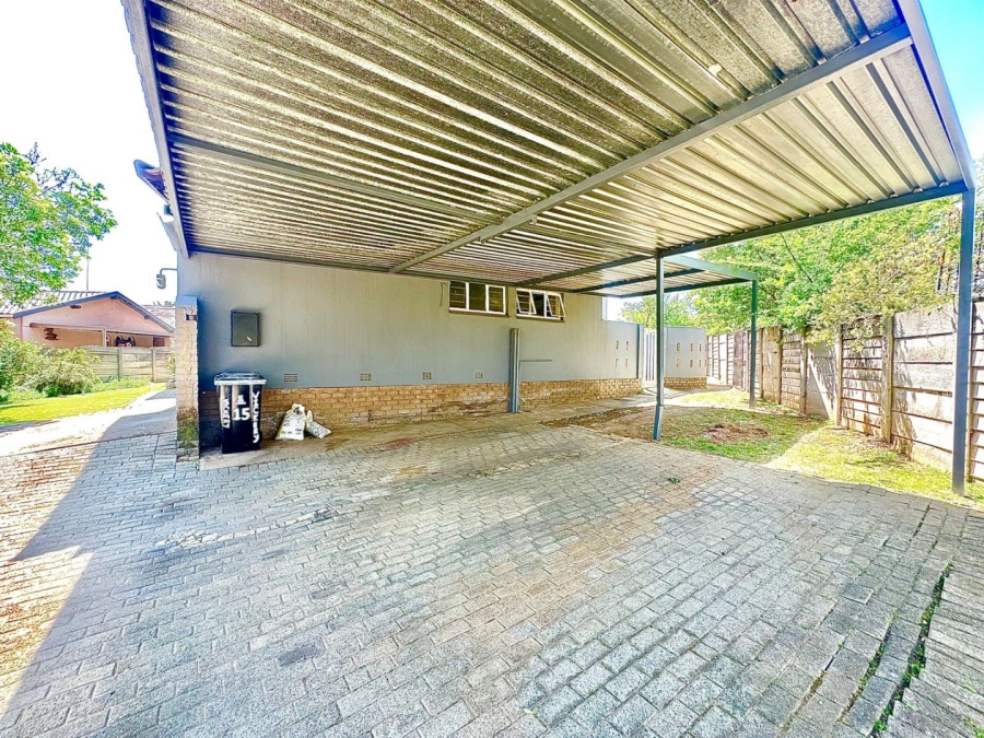 3 Bedroom Property for Sale in Verwoerdpark Gauteng