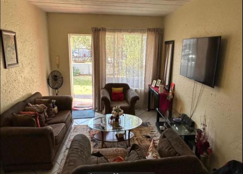 2 Bedroom Property for Sale in Glen Marais Gauteng