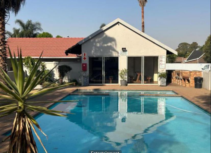 2 Bedroom Property for Sale in Glen Marais Gauteng