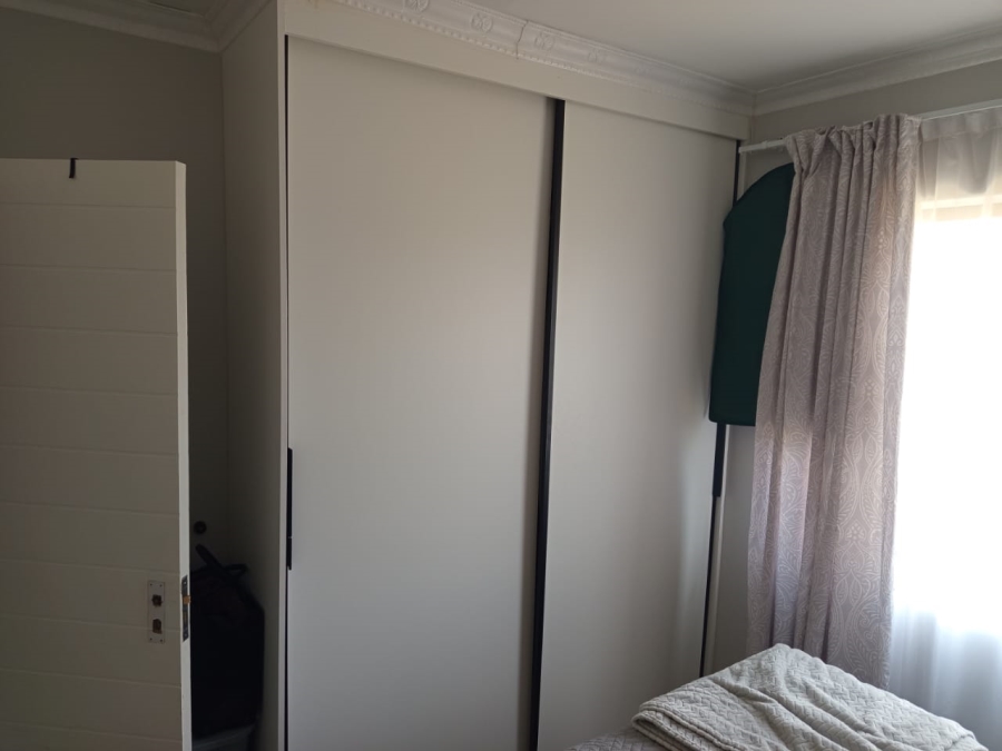 To Let 2 Bedroom Property for Rent in South Hills Gauteng