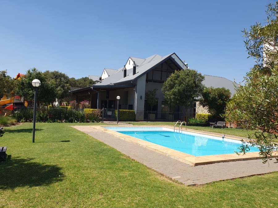 2 Bedroom Property for Sale in Greenstone Hill Gauteng