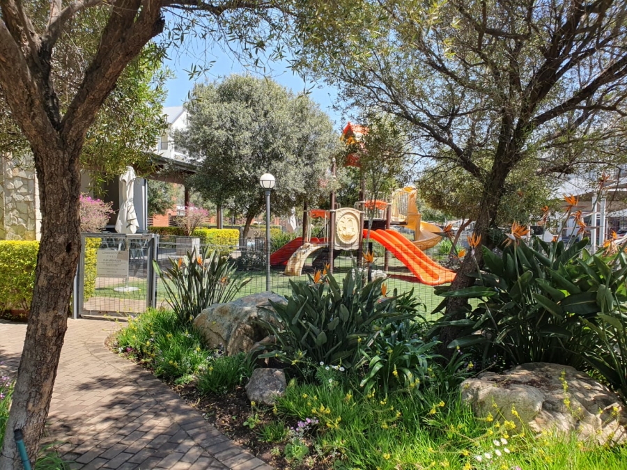 2 Bedroom Property for Sale in Greenstone Hill Gauteng