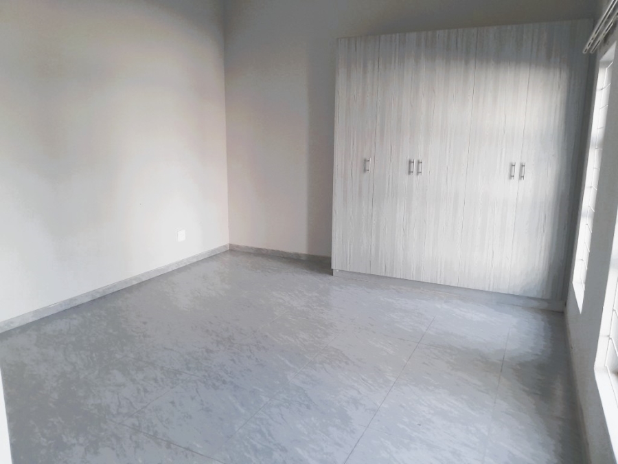2 Bedroom Property for Sale in Glen Austin Gauteng