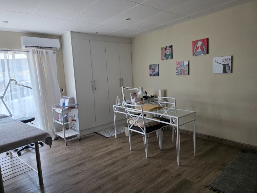 4 Bedroom Property for Sale in Vanderbijlpark SE 3 Gauteng