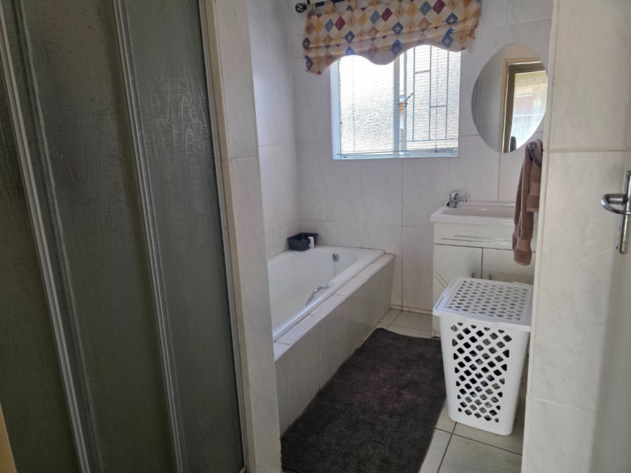 4 Bedroom Property for Sale in Vanderbijlpark SE 3 Gauteng