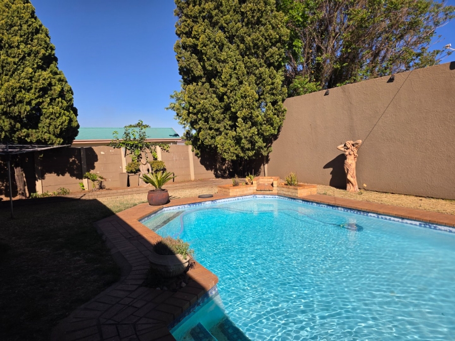 4 Bedroom Property for Sale in Vanderbijlpark SE 1 Gauteng