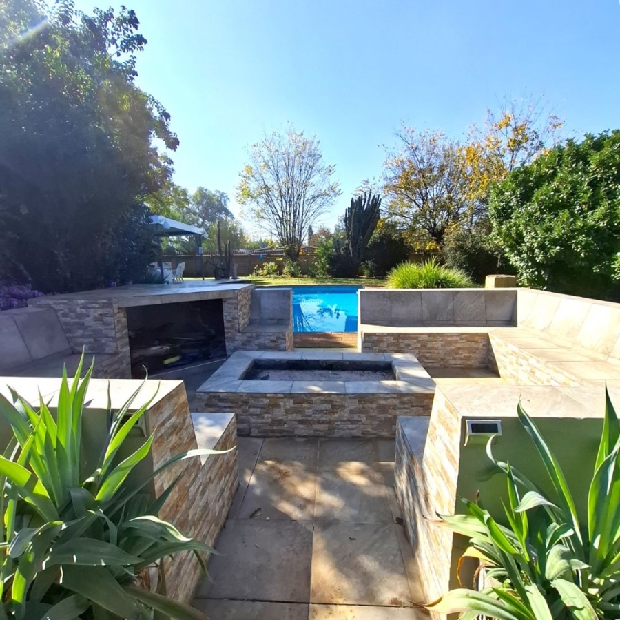 6 Bedroom Property for Sale in Meyerton Central Gauteng