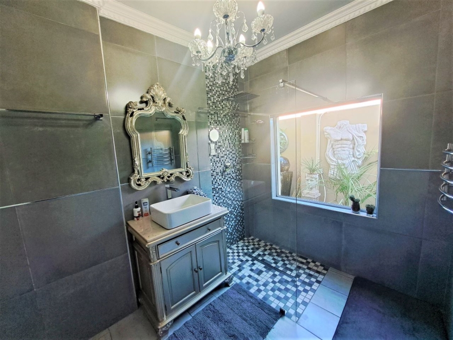 6 Bedroom Property for Sale in Meyerton Central Gauteng